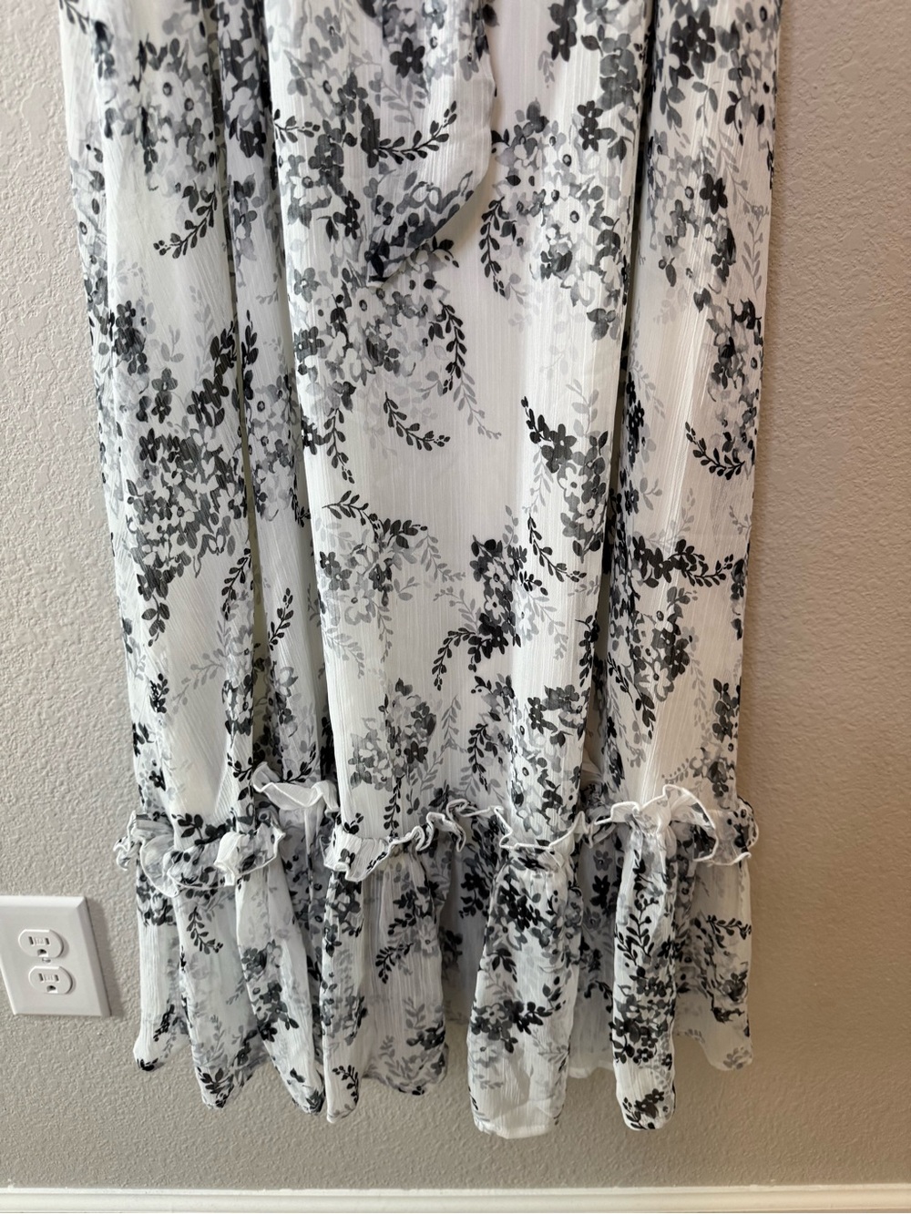 Calvin Klein Floral Chiffon Ruffle Hem Maxi Dress NEW Size 2 - Picture 7 of 13